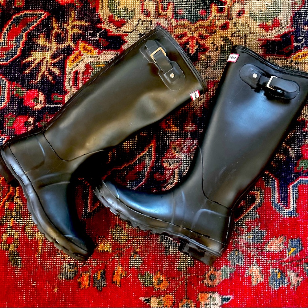 Hunter Rain Boots Men’s Size 9  Worn Once excellent Condition QE2 Stamp
